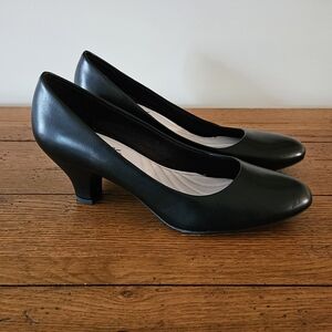 Easy Street Black Women's Heels